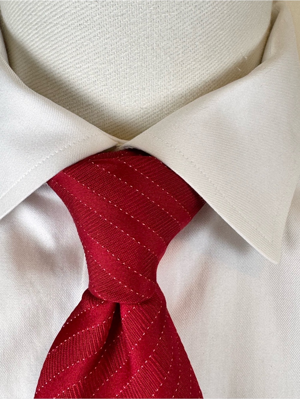 Giorgio Armani Men’s Necktie Red Textured Silk Power Tie Italy